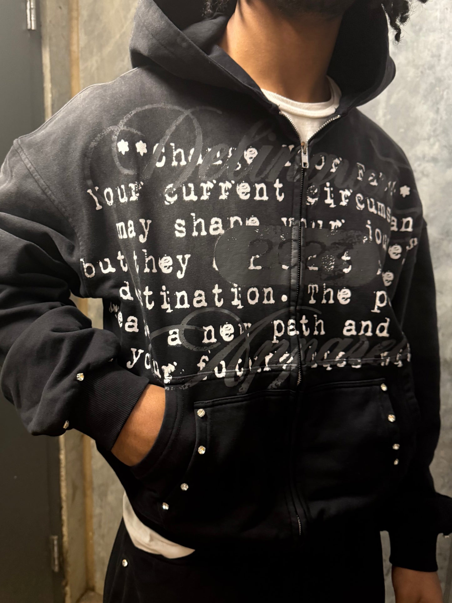 FATE ZIP UP - BLACK