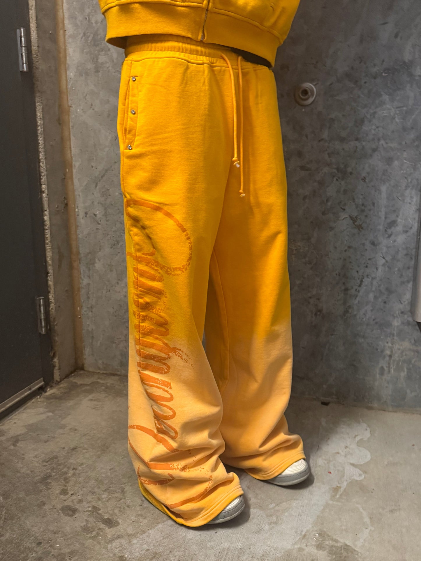 FATE SWEATS - YELLOW